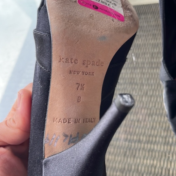 🐝 Kate Spade Sz 7.5 bow tie front open toe black sateen look leather shoes - Picture 9 of 12